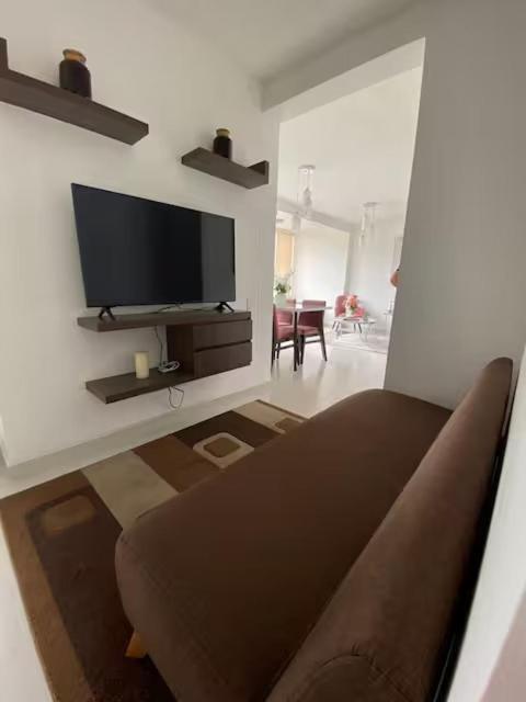 Apto Moderno & Amplio 3 hab - Piscina, BBQ y Balcón - Three-Bedroom Apartment - 16