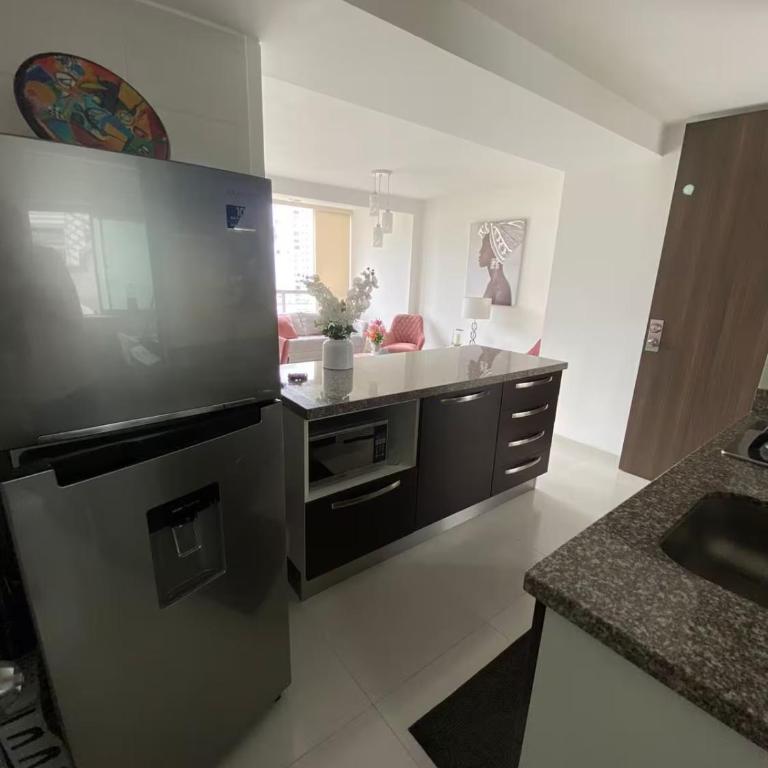 Apto Moderno & Amplio 3 hab - Piscina, BBQ y Balcón - Three-Bedroom Apartment - 8