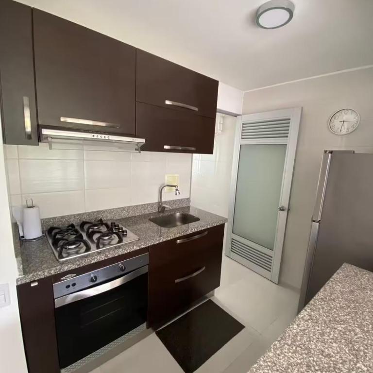 Apto Moderno & Amplio 3 hab - Piscina, BBQ y Balcón - Three-Bedroom Apartment - 11