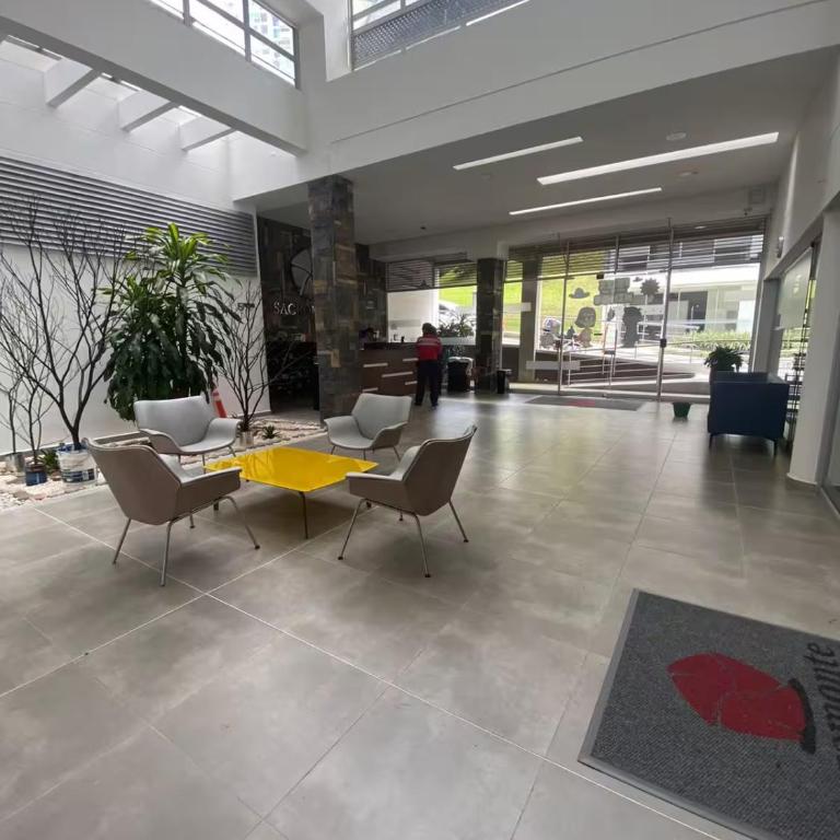 Apto Moderno & Amplio 3 hab - Piscina, BBQ y Balcón - Three-Bedroom Apartment - 19