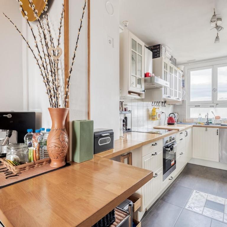 Apt 60m2 with balcony for 4, Eifel Tower view from room - Appartement 2 Chambres avec Balcon - 2