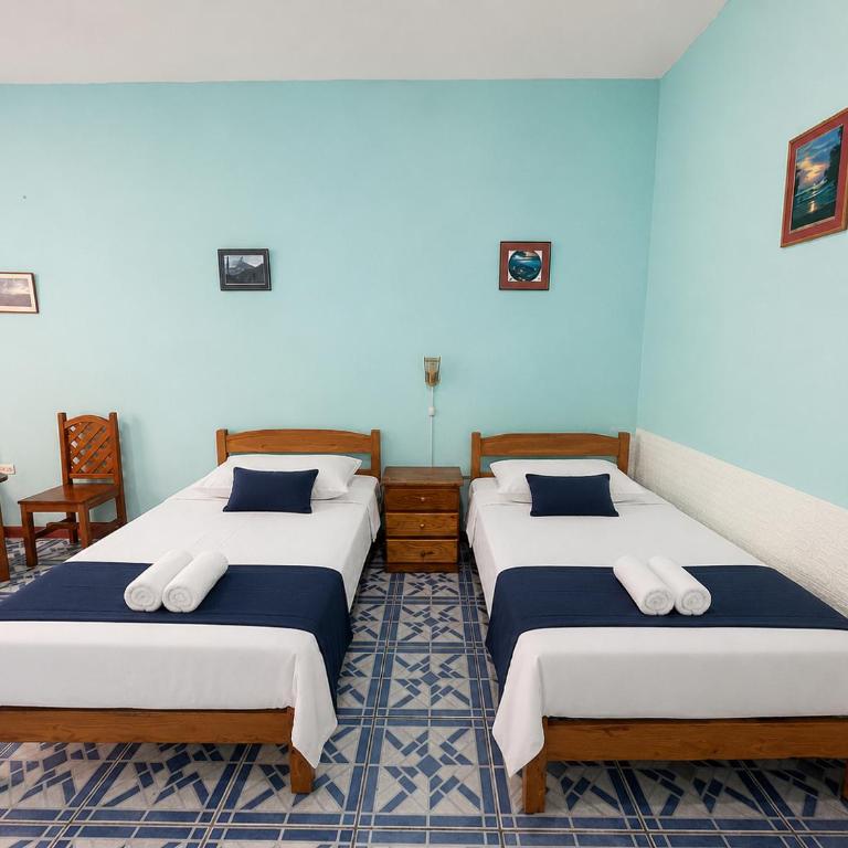 Penguin Hostel - Classic Quadruple Room - 5