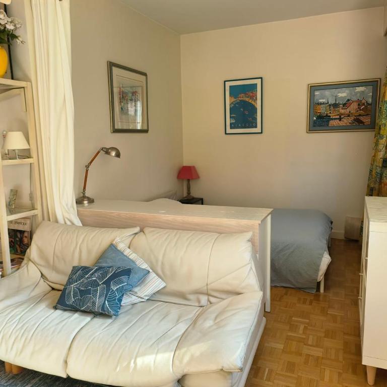 Rez-de-Jardin Calme - Parc des Expo 5min - Parking - Appartement - 14