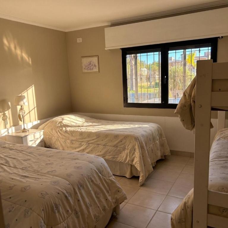 Residencia de lujo con piscina, parrilla, Pool y metegol - Casa de 5 dormitorios - 11