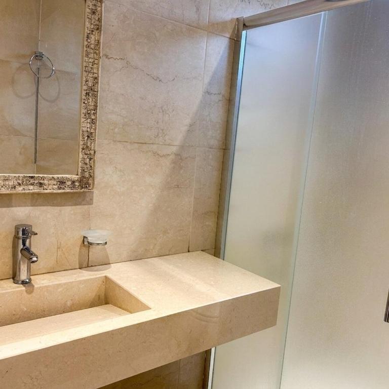 Residencia de lujo con piscina, parrilla, Pool y metegol - Casa de 5 dormitorios - 12