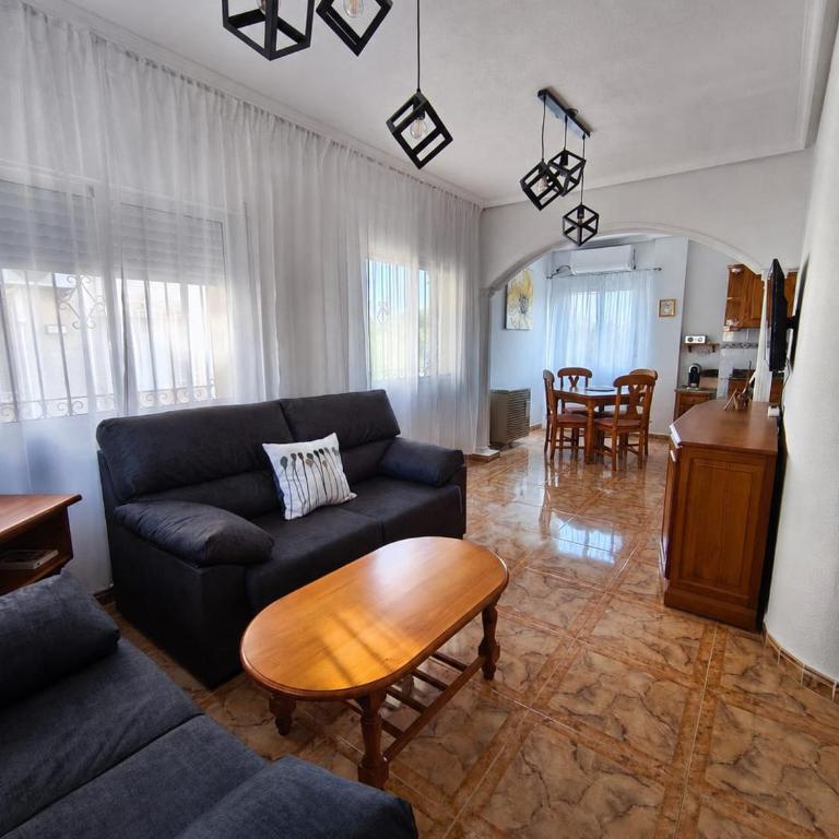 Sunflower Apartment - Two-Bedroom House - 1
