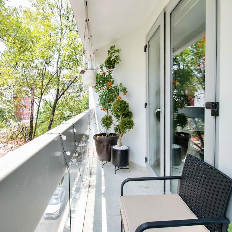 Massive rooftop terrace steps from everything - Apartamento de 2 dormitorios - 2