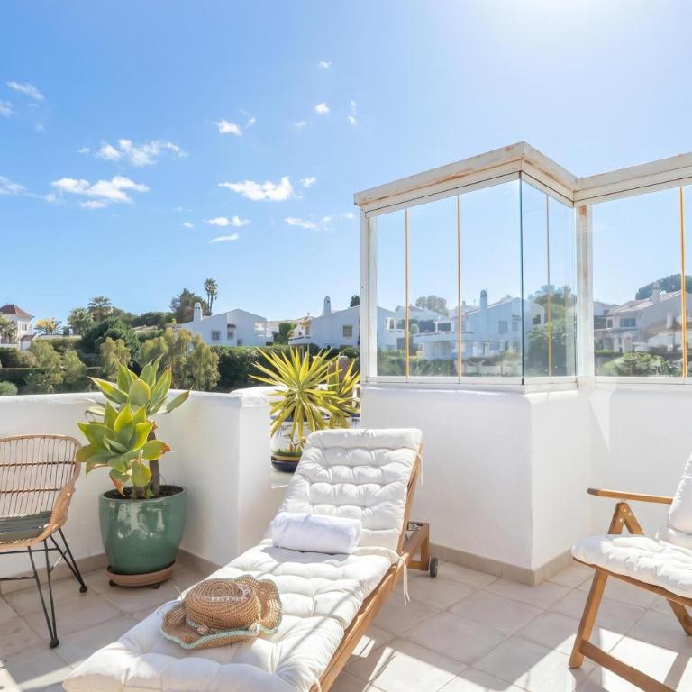 Calahonda Golf - Happy Rentals - Penthouse - 10