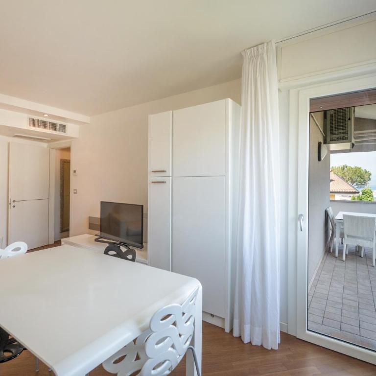 ApartmentsGarda - 42 Bardolino Living - Two-Bedroom Apartment - 2