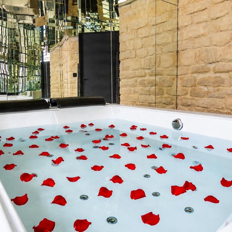 Duplex with Jacuzzi l 15 min from Montmartre - Appartement 2 Chambres Deluxe - 47