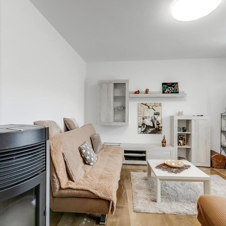 L' angolino di Cannobio: Stone Home for 4 with Terrace - Happy Rentals - Casa Vacanze - 4