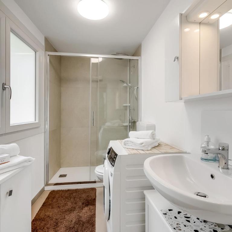 L' angolino di Cannobio: Stone Home for 4 with Terrace - Happy Rentals - Casa Vacanze - 8