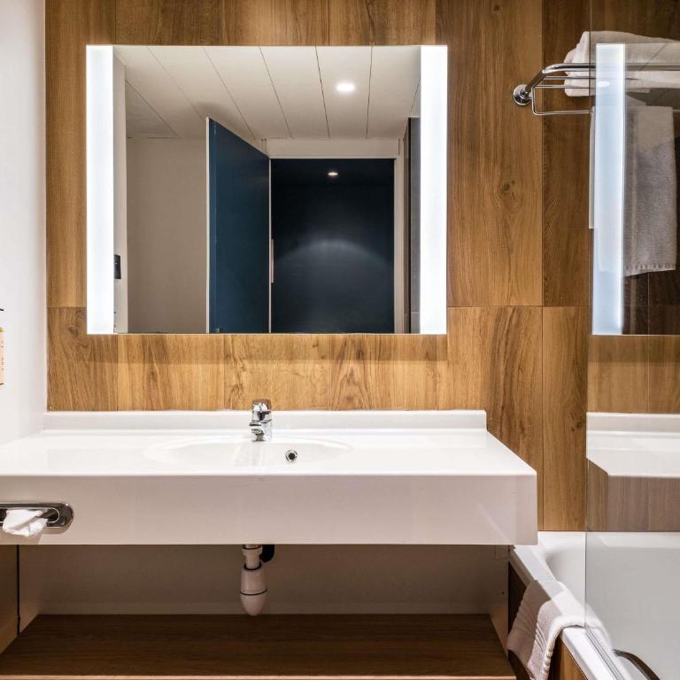 Mercure Grenoble Centre Alpotel - Chambre Standard - Non-Fumeurs - 2