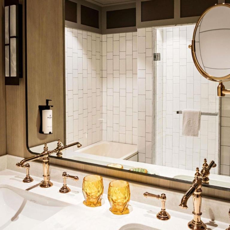 Sofitel Le Scribe Paris Opera - Suite Prestige avec 1 Lit King-Size, 1 Canapé-Lit et Salon Séparé - Vue sur Boulevard ou Rue Scribe - 1
