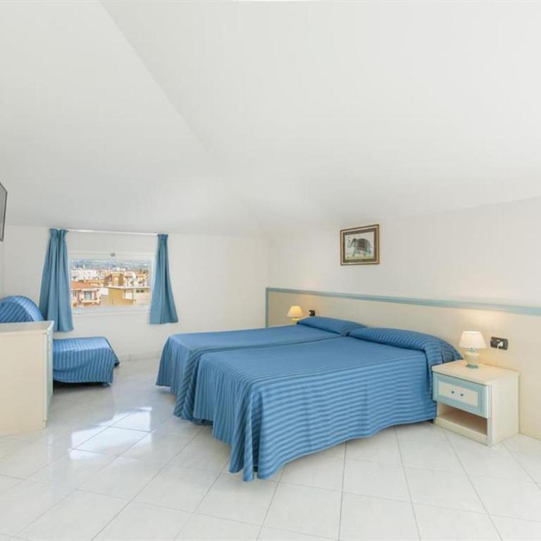 Hotel Residence Mediterraneo - Camera Tripla Superior - 9