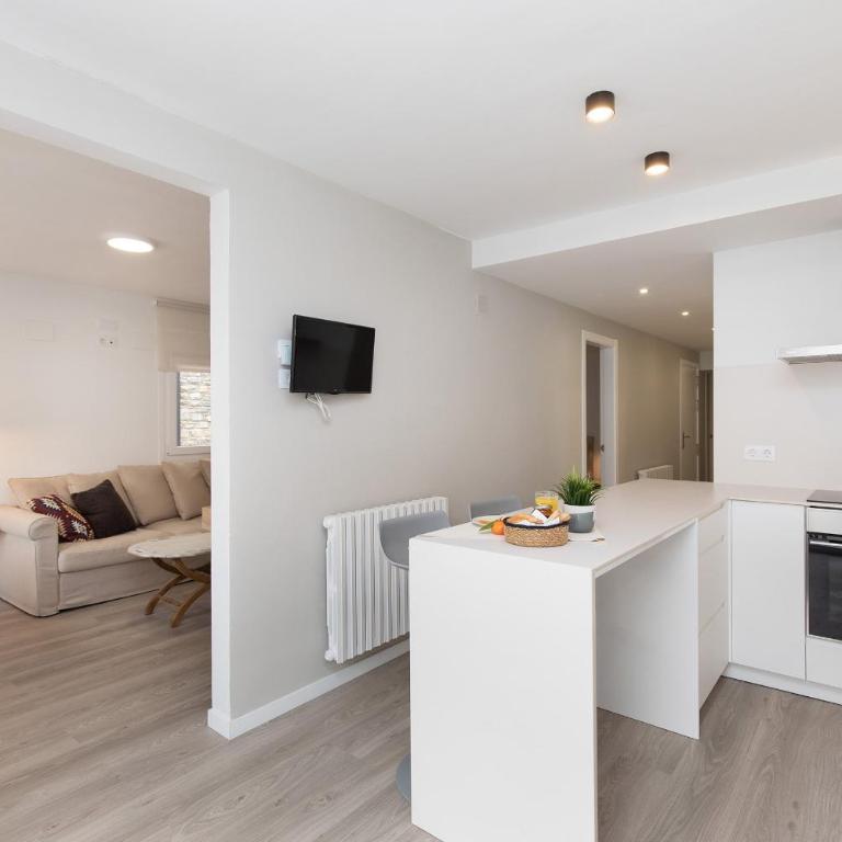 Sky Biescas I by BeValle - Three-Bedroom Apartment - 4