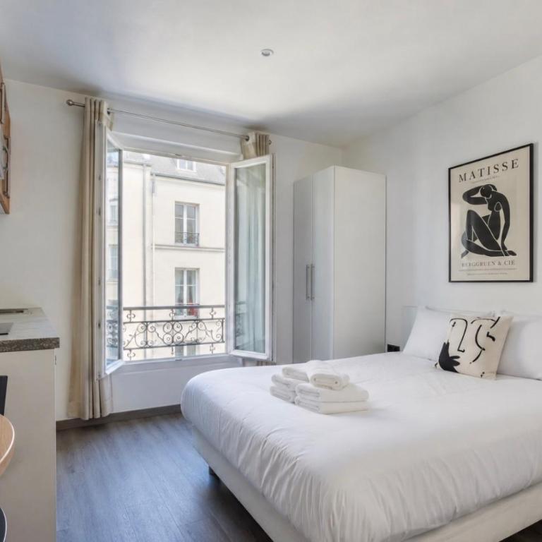 Paris 16, Lux Studio - Steps from metro 9! - Appartement - Vue sur Jardin - 5