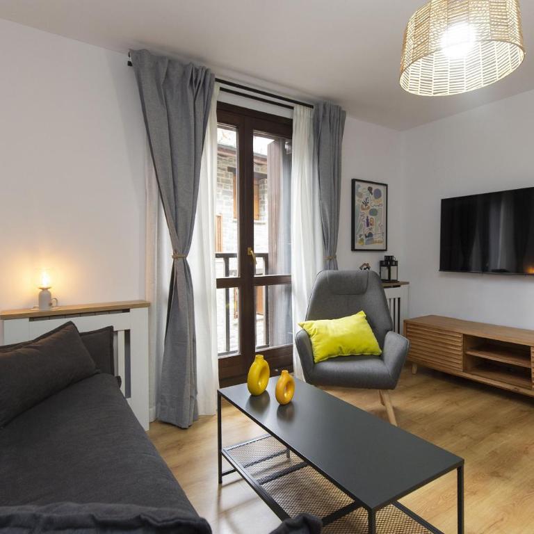 Casa Real by BeValle - One-Bedroom Apartment - 5