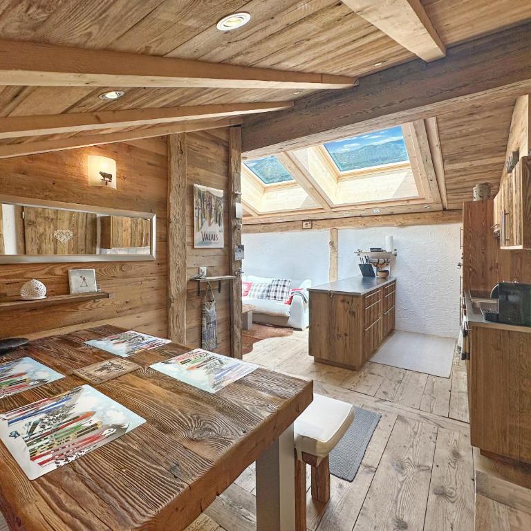 Matterhorn Alpine Hideaway, Cozy Renovated Condo - Suite-Apartment - 3