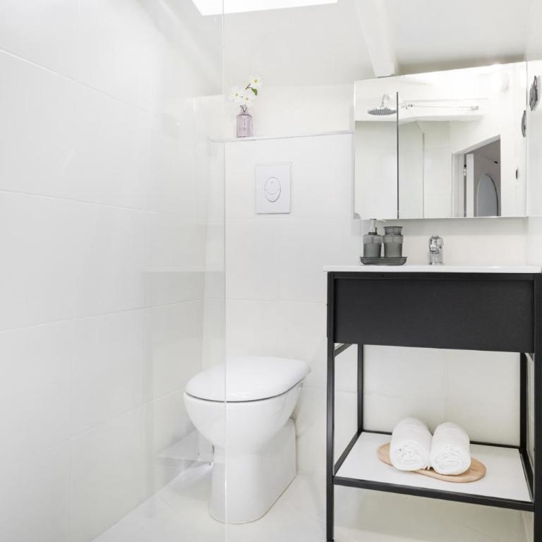 Easylife - Como - Duomo 17 P3 - Lago di Como - Appartamento - 4