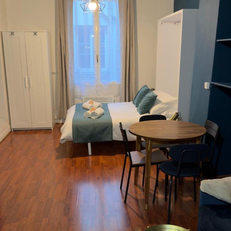 Prime Vibrant District - 15 Min Walk to the Louvre - Amazing Area - Estudio Doble Deluxe - 15