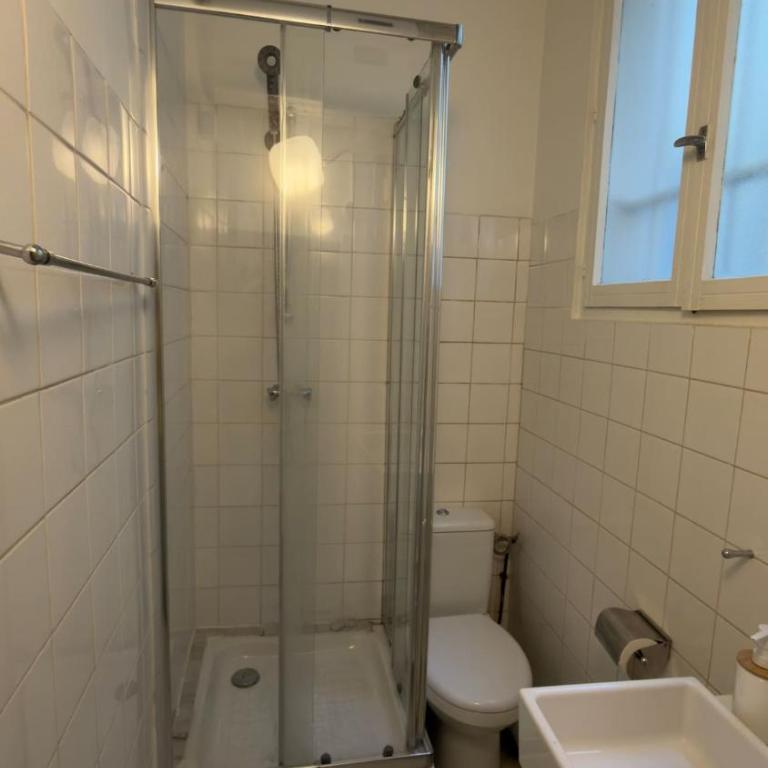 Prime Vibrant District - 15 Min Walk to the Louvre - Amazing Area - Estudio Doble Deluxe - 19