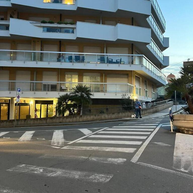 Appartamento a Loano (mare e centro) - Apartment with Balcony - 1