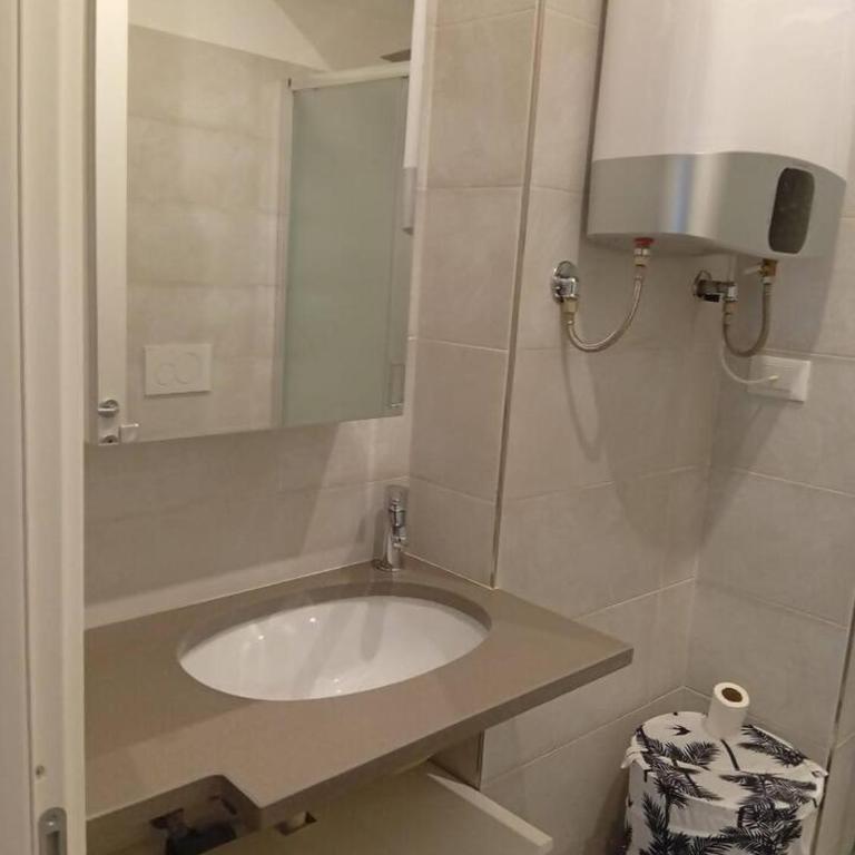 Appartamento a Loano (mare e centro) - Apartment with Balcony - 13