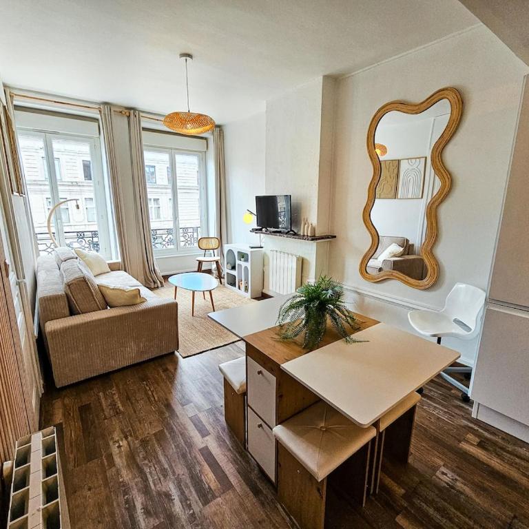 Perle Rare 4 PERSONNES Design Neuf Tout à Pied Place du peuple - Appartement 1 Chambre - 14