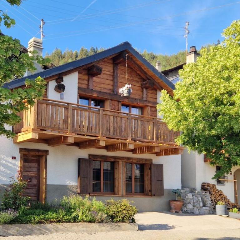 Chalet typique proche Crans Montana - Chalet - 2