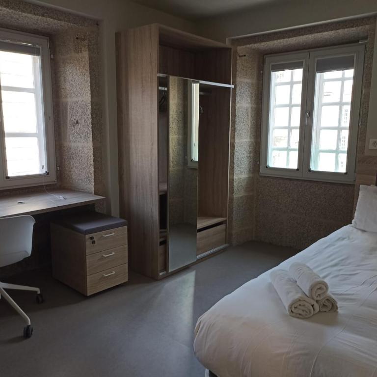 Loureiros Dorm - Single Room - 8