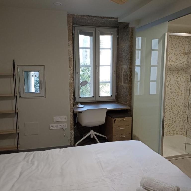 Loureiros Dorm - Double Room with Private Bathroom - 4