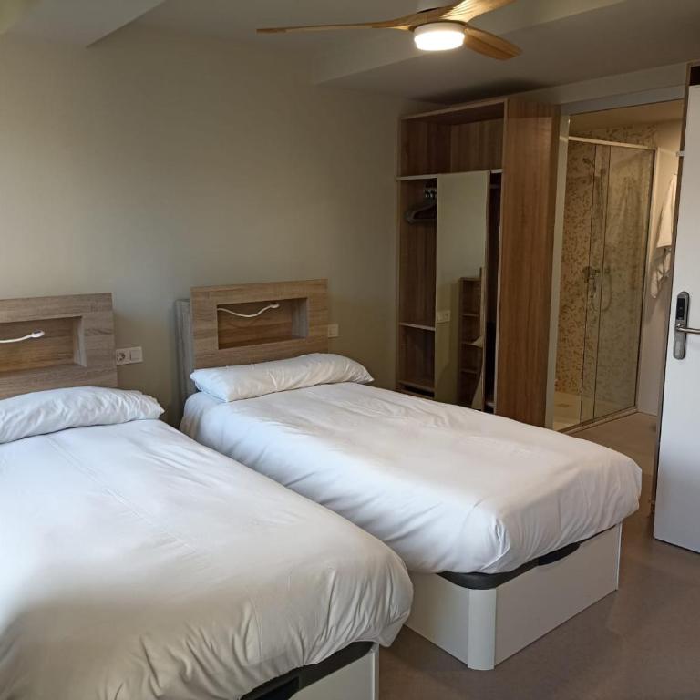 Loureiros Dorm - Deluxe Double Room with Balcony - 4