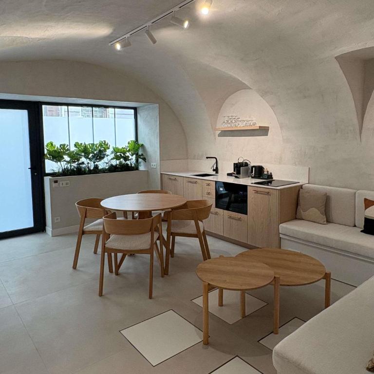 Mercure Nice Marché Aux Fleurs - Appartement Deluxe - 1