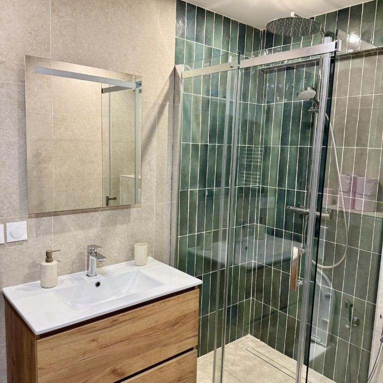 Appartement rénové au cœur de Juan-les-Pins, à 3 min de la plage - One-Bedroom Apartment - 6