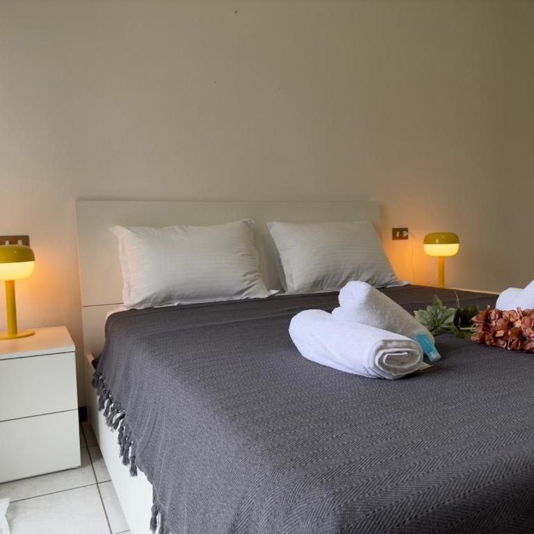 Tavernola Suites - A stone's throw from the ferry - Two-Bedroom Apartment - 9