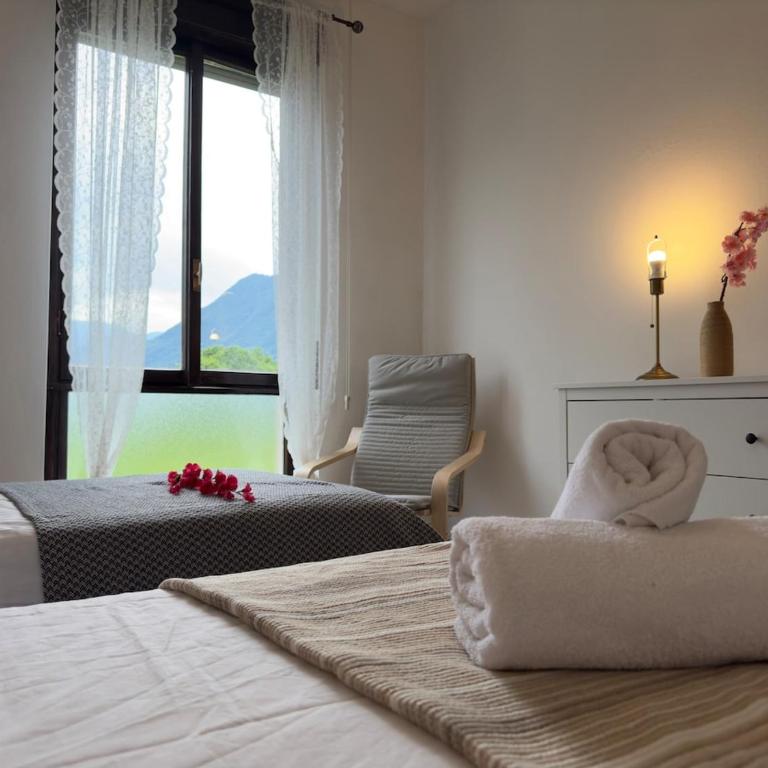 Tavernola Suites - A stone's throw from the ferry - Two-Bedroom Apartment - 14