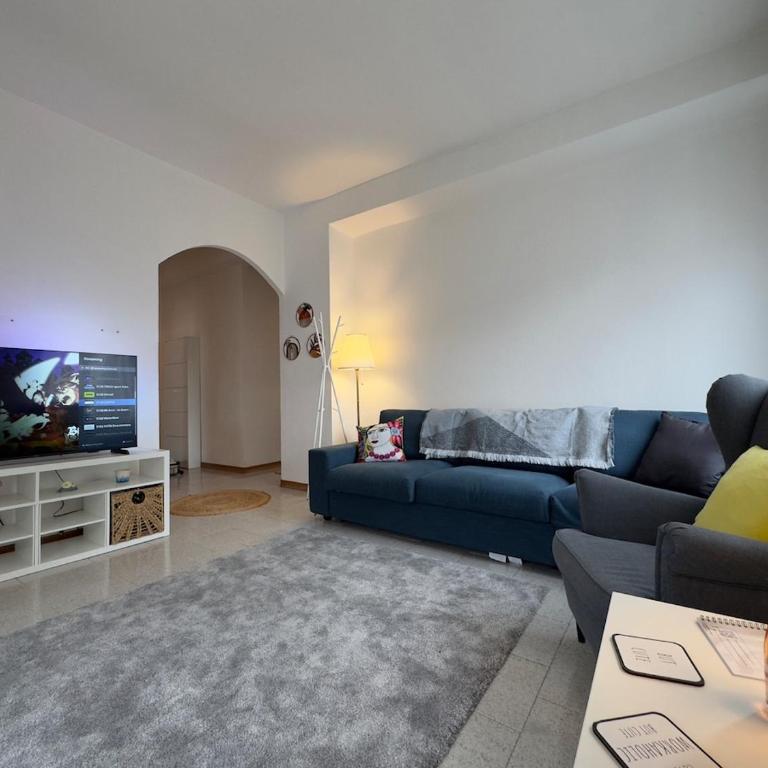 Tavernola Suites - A stone's throw from the ferry - Two-Bedroom Apartment - 33