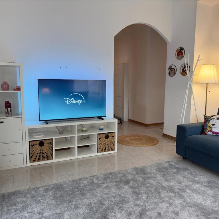 Tavernola Suites - A stone's throw from the ferry - Two-Bedroom Apartment - 34