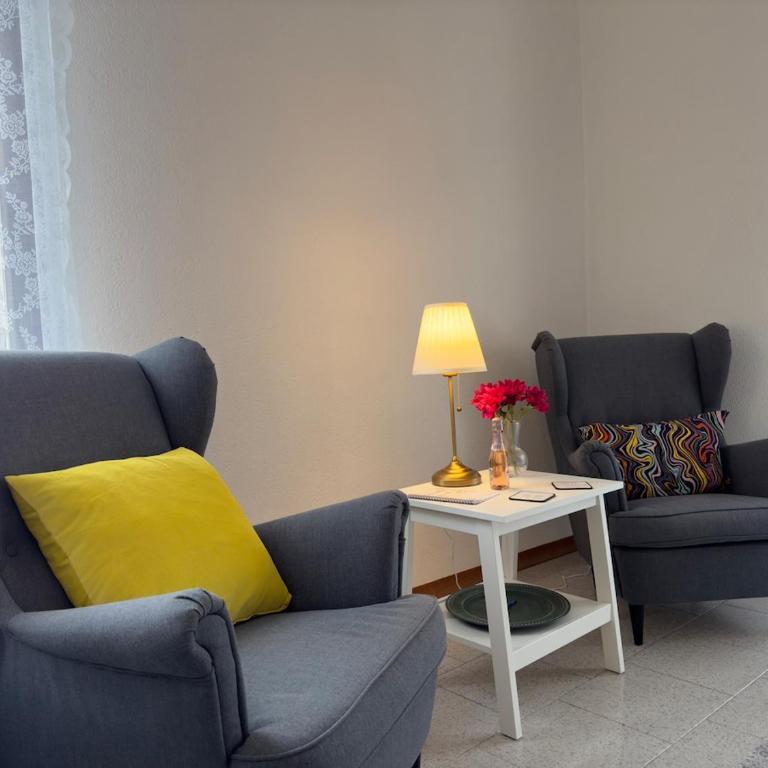 Tavernola Suites - A stone's throw from the ferry - Two-Bedroom Apartment - 40