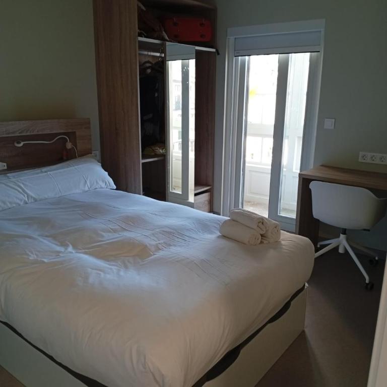 Loureiros Dorm - Double Room with Private Bathroom - 2