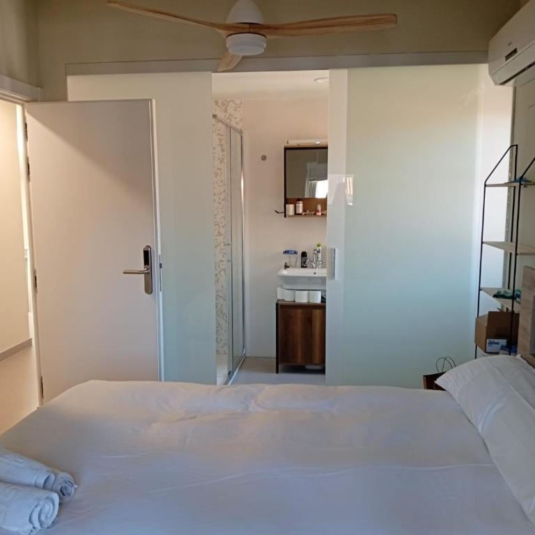 Loureiros Dorm - Double Room with Private Bathroom - 4