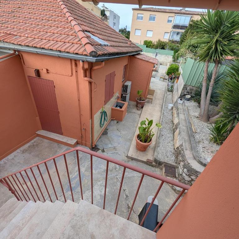 NEW Vega Studio rénovation, climatisé, parking & piscine Antibes Centre vue Fort Carré et Port - One-Bedroom Apartment - 4