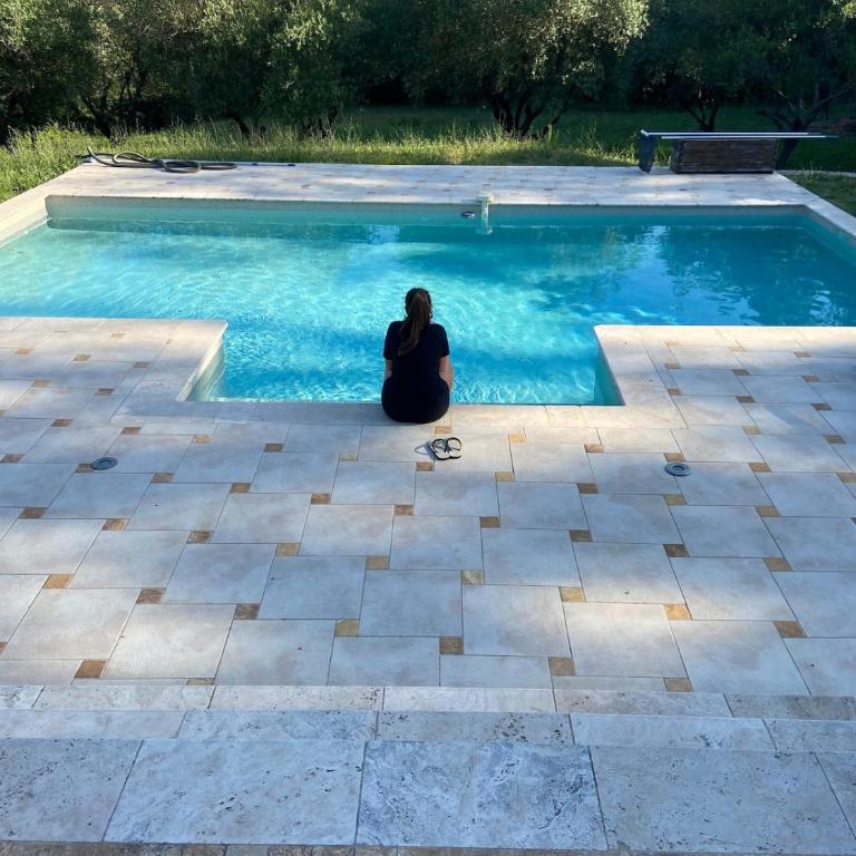Villa avec piscine dans un écrin de verdure - Villa - 18