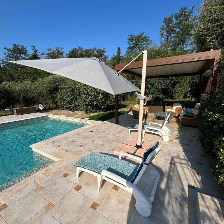 Villa avec piscine dans un écrin de verdure - Villa - 34
