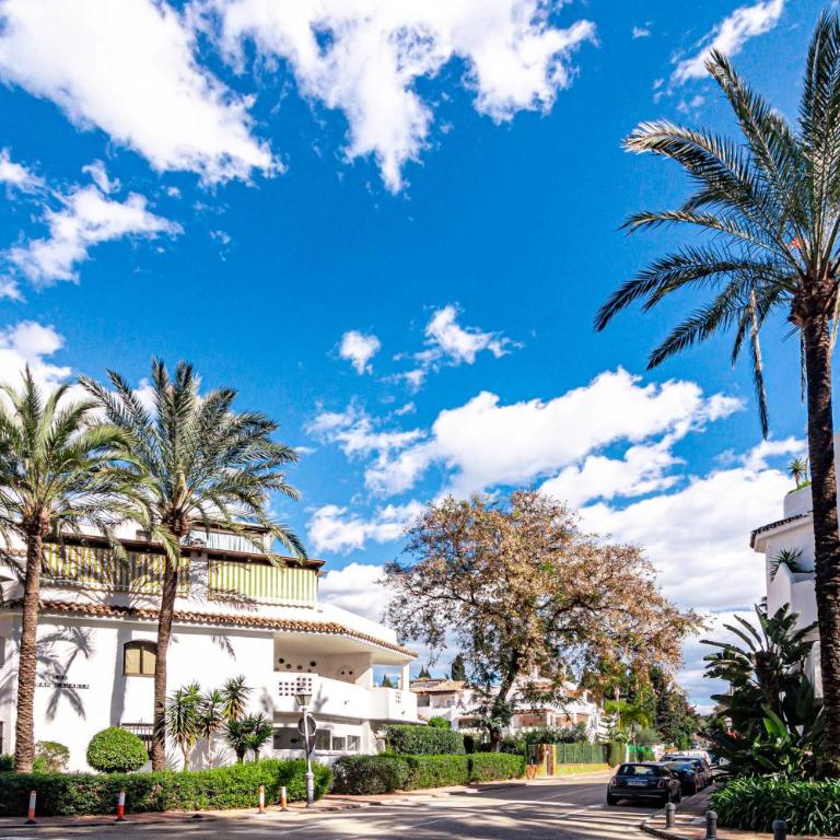 GC - Spacious flat in Golden beach Marbella - Apartment - 54