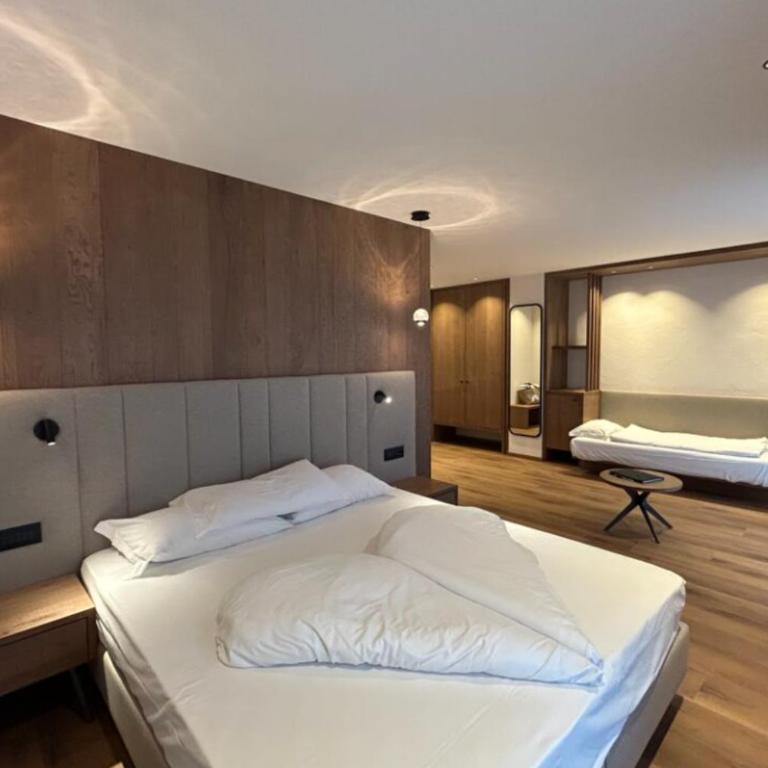 Caminetto Mountain Resort - Deluxe Junior Suite - 1
