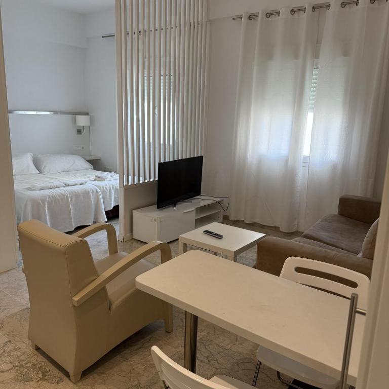 Apartamentos Turísticos Plaza del Olvido - Studio - 5