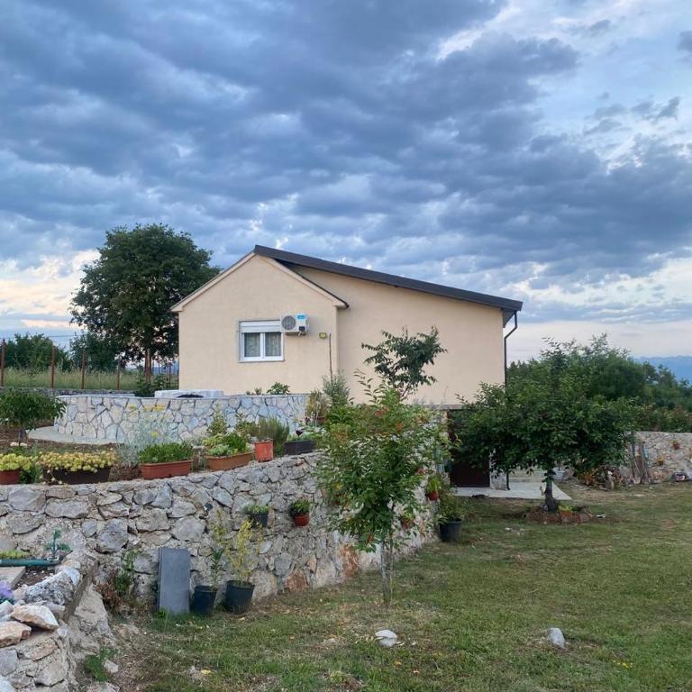 Komani Hideout - Kuća sa 1 Spavaćom Sobom - 2