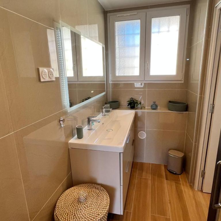 Superbe 2 pièces, terrasse face au port et mer - Apartment mit 1 Schlafzimmer - 51